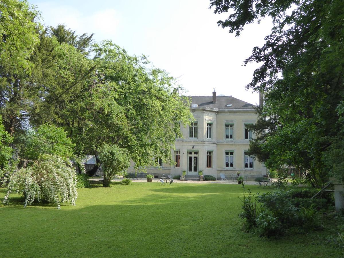 Chateau De Pougy Exteriör bild